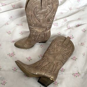 Champagne coloured cowboys boots